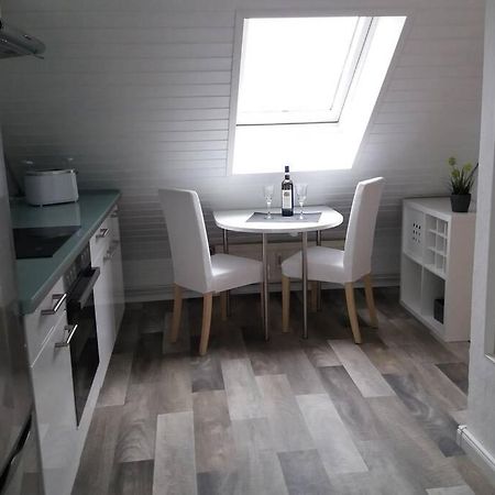 Helle 2-Zimmerwohnung Am Stadtrand ฮิลเดสไฮม์ ภายนอก รูปภาพ