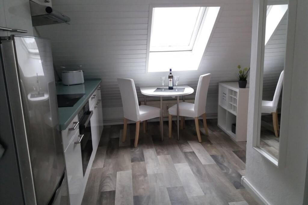 Helle 2-Zimmerwohnung Am Stadtrand ฮิลเดสไฮม์ ภายนอก รูปภาพ