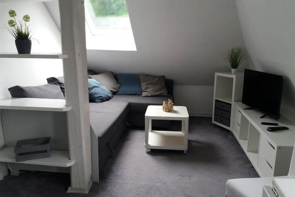 Helle 2-Zimmerwohnung Am Stadtrand ฮิลเดสไฮม์ ภายนอก รูปภาพ